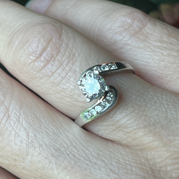 925 Sterling Silver Round-Cut C Z Promise Bypass Ring Size 7 - Picture 8 of 10